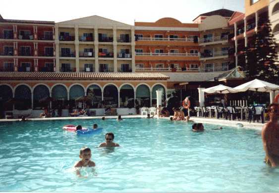 Unser Hotel-Pool in Almeria 1999